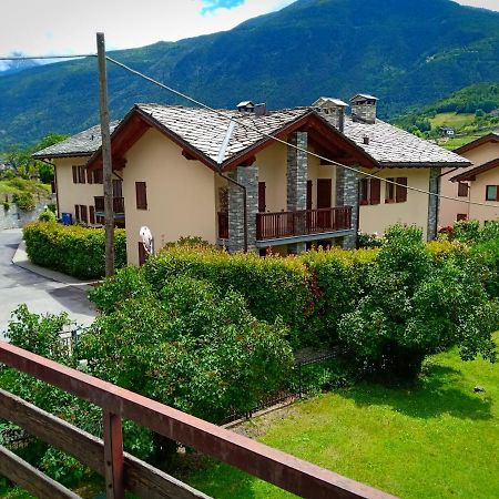 Appartamento Ai Piedi Del Gran Paradiso Saint-Pierre Exteriér fotografie